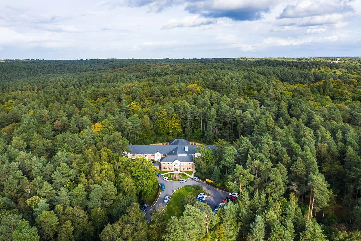 Luxury-suburbs-care-home-Holly-Lodge-in-Surrey